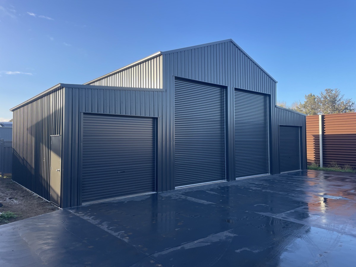 Outdoor Steel Solutions - Big G - 8 x 8 x 2.5 + 2x 3.5 annexe - Monument