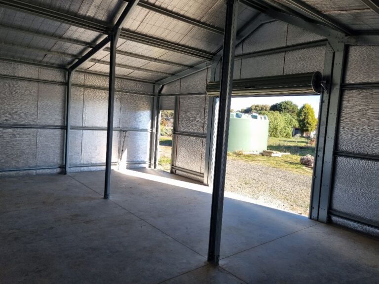 Barn - Raglan - 3.5 x 6 x 3.5 + 2x 2.75 annexe Ballarat